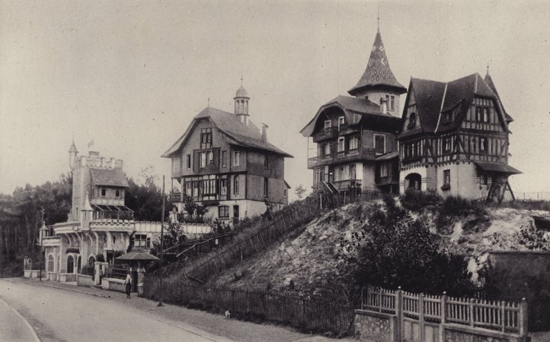 A Vila Suisse e a Rua Saint-Jean, Le Touquet, em 1893 de French Photographer