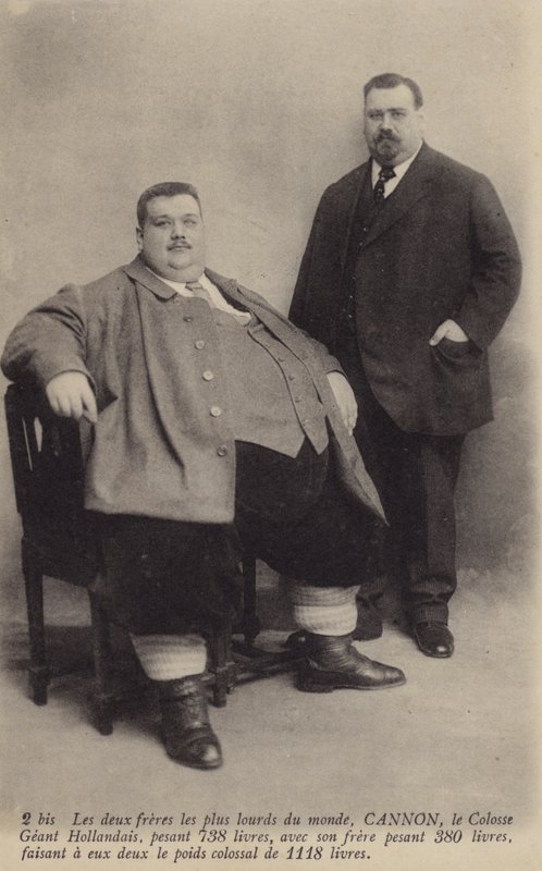 Os dois irmãos mais pesados do mundo, pesando um total de 1118 libras de French Photographer