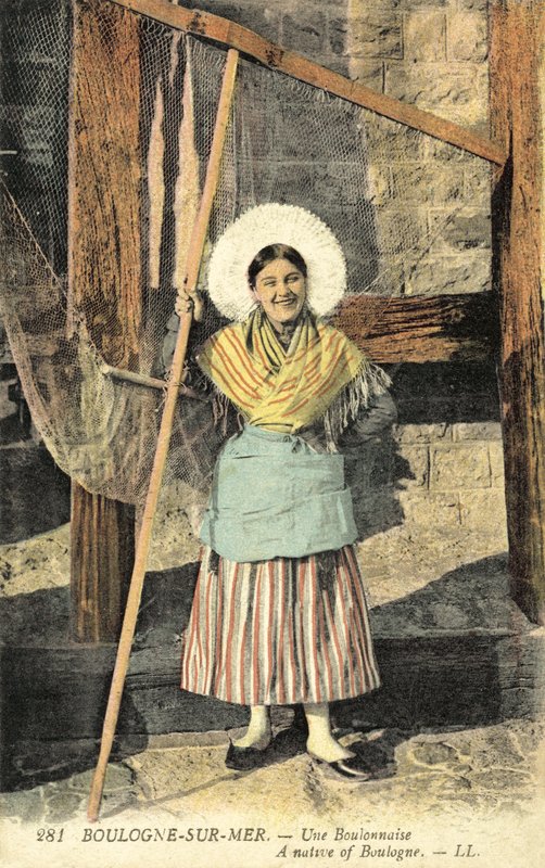 Vestido tradicional de Boulougne (foto a cores) de French Photographer