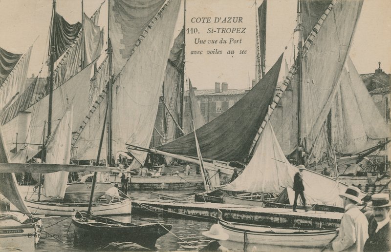 Vista do porto com barcos à vela, St Tropez, Cote dAzur. Postal enviado em 1913. de French Photographer