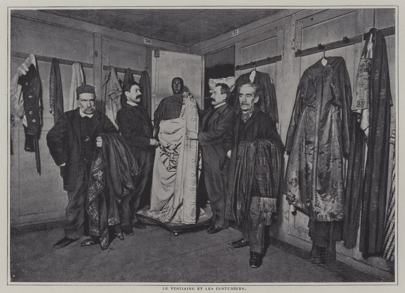 Departamento de Roupeiros da Comedie-Francaise, Paris (foto a p/b) de French Photographer