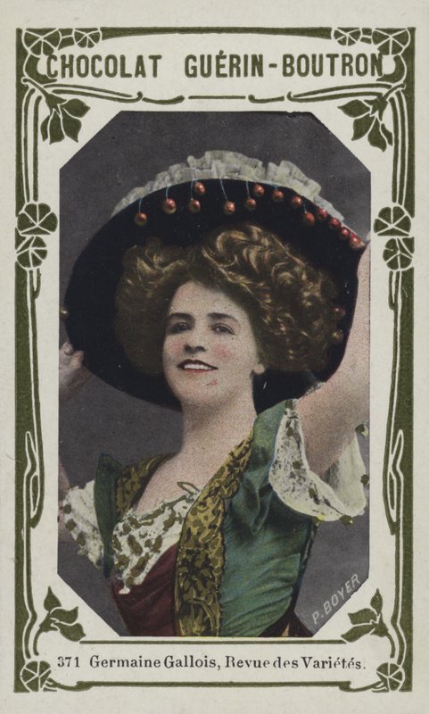 Germaine Galês, Revue des Varietes (foto colorida) de French School