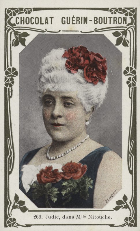 Judic, em Madame Nitouche (foto colorida) de French School