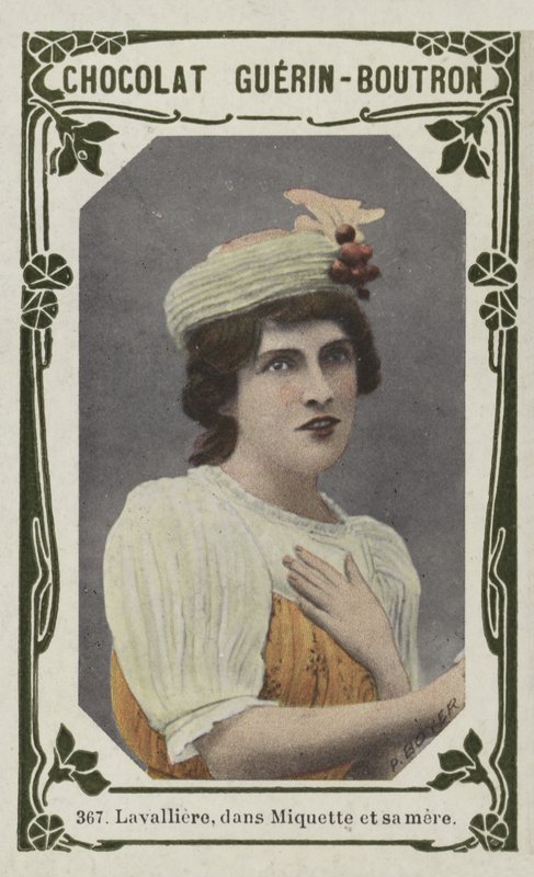 Lavalliere, em Miquette e sua mãe (foto colorida) de French School