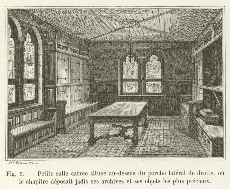 Pequena sala de carree localizada acima da varanda lateral direita, onde o capítulo uma vez depositou seus arquivos e seus objetos mais preciosos de French School