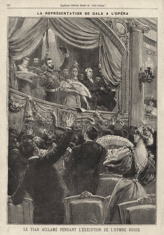 O czar Nicolau II da Rússia aclamado pelo público durante a interpretação do hino nacional russo em uma apresentação de gala na Ópera de Paris durante sua visita à França de French School