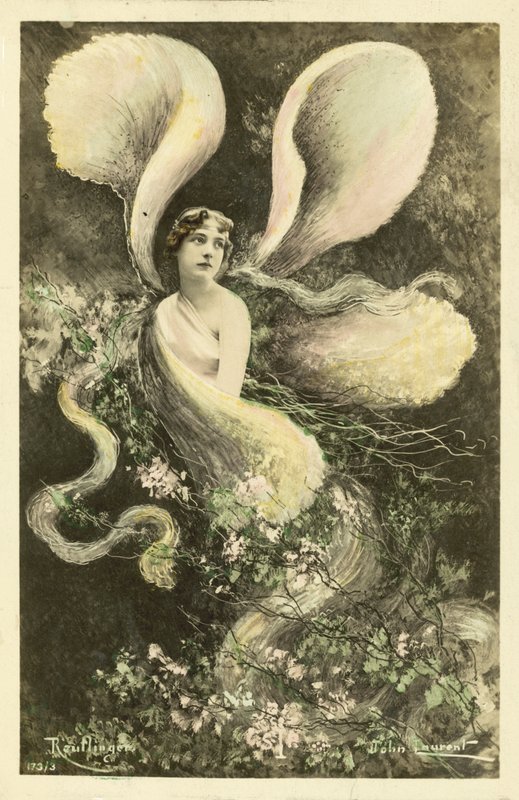 Mulher, vestido, como, um, borboleta de French School