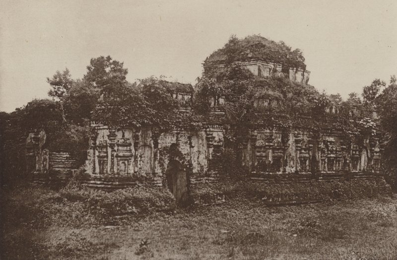 Cidades em ruínas do Ceilão: Thuparama em Polonnaruwa (foto p/b) de Henry W. Cave