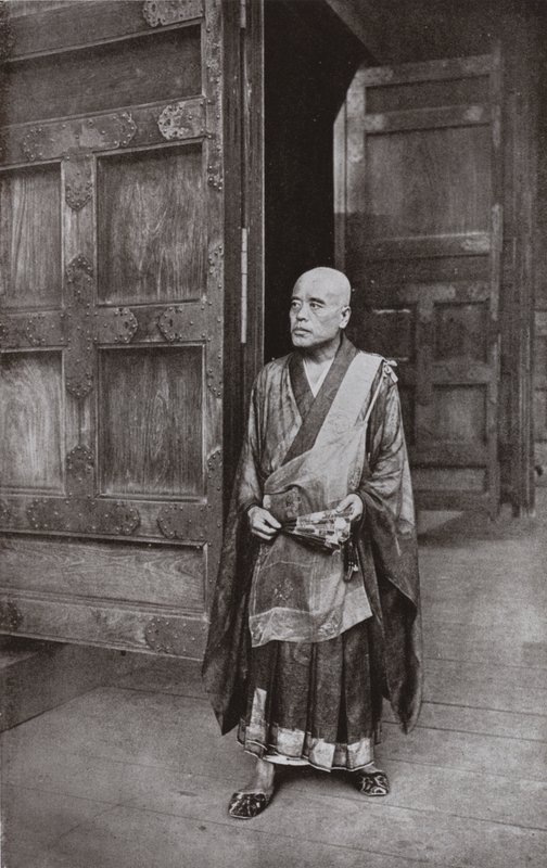 Um Sacerdote de Buda (foto a p/b) de Herbert Ponting