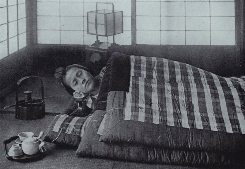Hora de dormir no Japão (foto a p/b) de Herbert Ponting