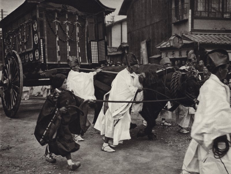 Japão na década de 1920: Funeral xintoísta de pessoa de alta patente (foto a p/b) de Herbert Ponting