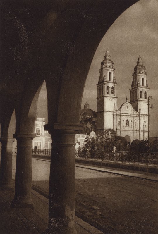México: Catedral de Campeche (fotografia a preto e branco) de Hugo Brehme