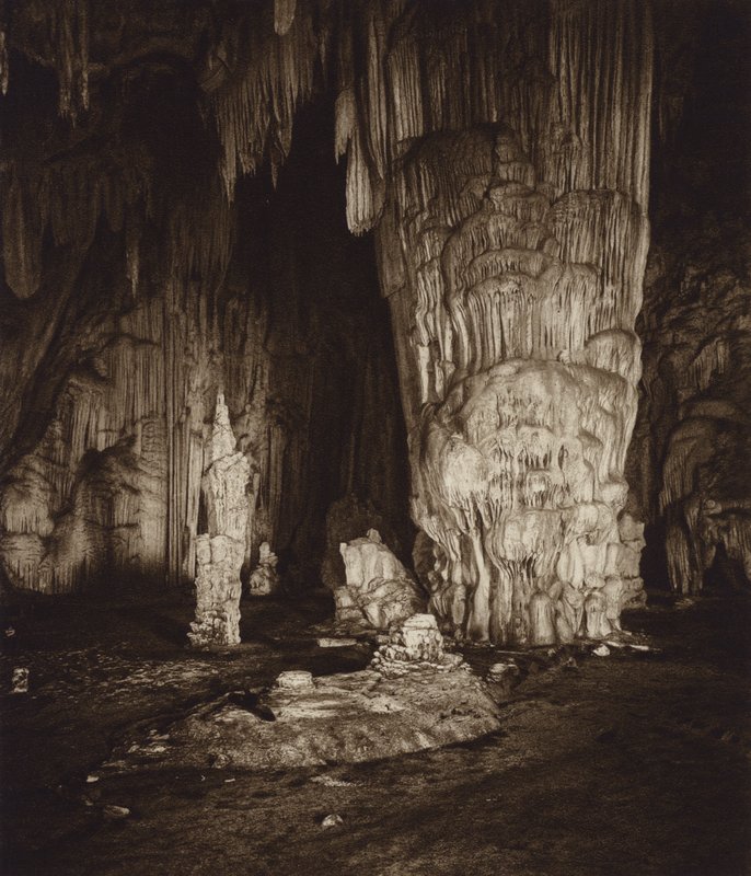 México: Grutas de estalactites de Cacahuamilpa, Estado de Guerrero (fotografia a preto e branco) de Hugo Brehme