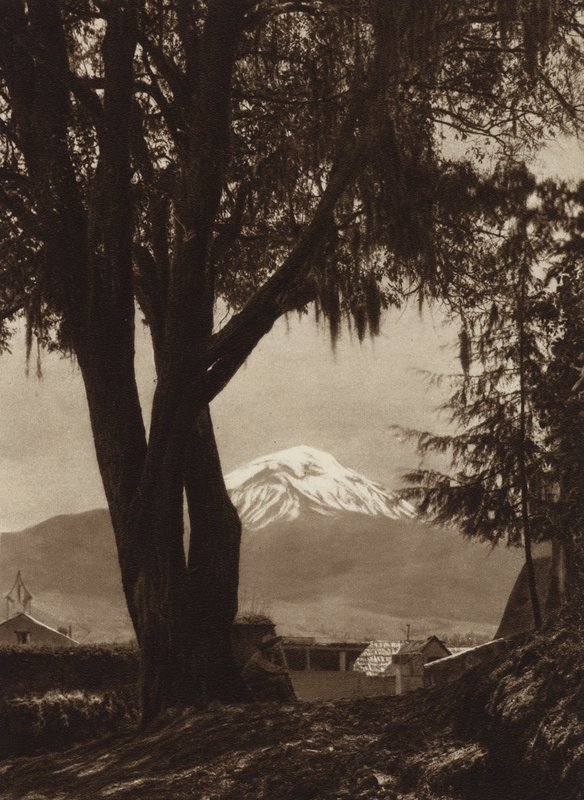 México: Popocatepetl, visto de Amecameca (fotografia a preto e branco) de Hugo Brehme