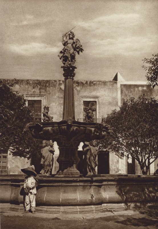 México: Puebla, Fuente de San Miguel (fotografia a preto e branco) de Hugo Brehme