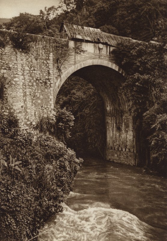 México: Ponte de Atoyac (fotografia a preto e branco) de Hugo Brehme