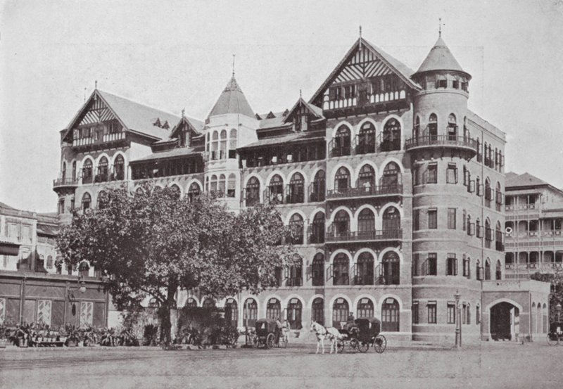 Bombaim / Mumbai: O edifício residencial do Royal Bombay Yacht Club (fotografia p/b) de Indian photographer