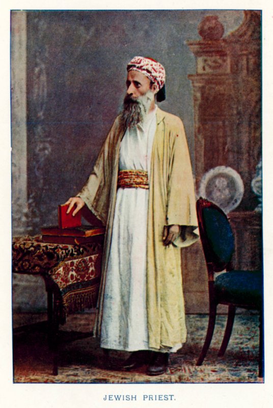 Nativos da Índia: Sacerdote judeu (foto colorida) de Indian photographer