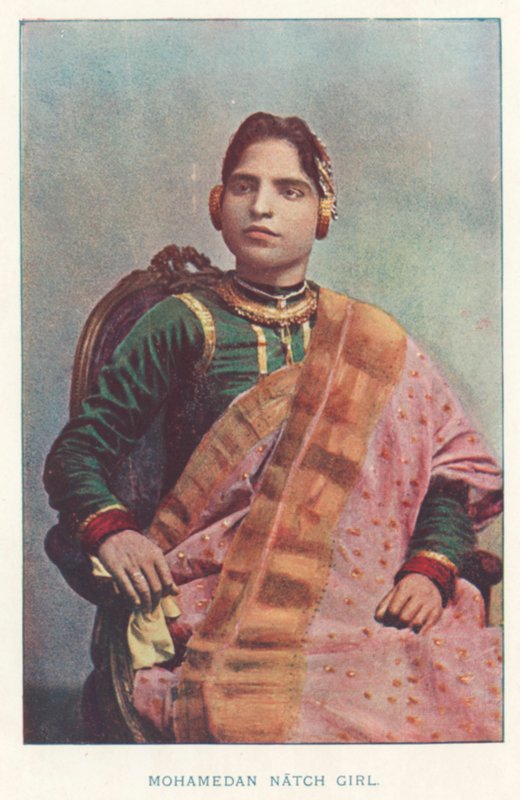 Nativos da Índia: Mohamedan Natch Girl (foto colorida) de Indian photographer