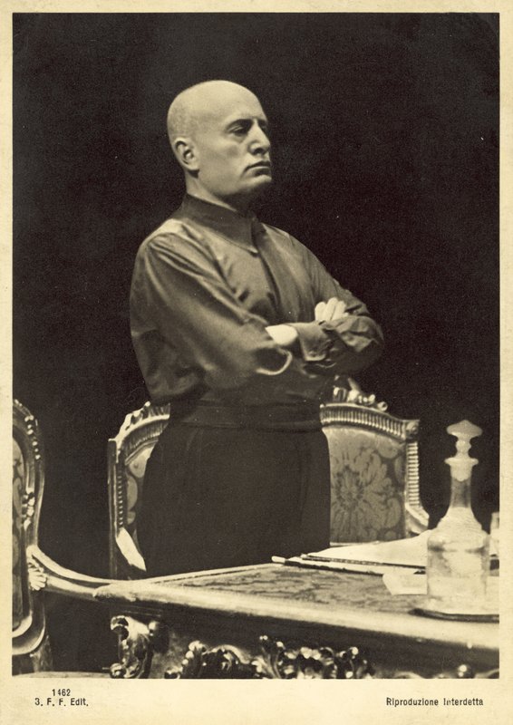 Benito Mussolini (foto a p/b) de Italian Photographer