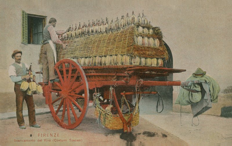 Carregando garrafas de vinho em um carrinho, Florença. Postal enviado em 1913. de Italian Photographer