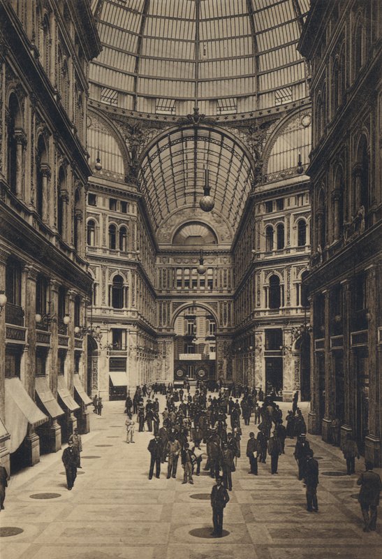 Nápoles: Galleria Interno Umberto I (foto a p/b) de Italian Photographer