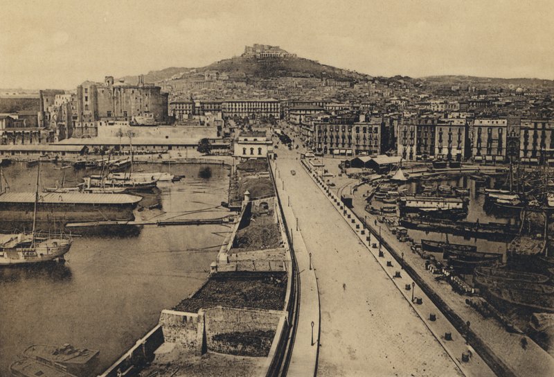 Nápoles: Panorama Dal Mare (foto a p/b) de Italian Photographer