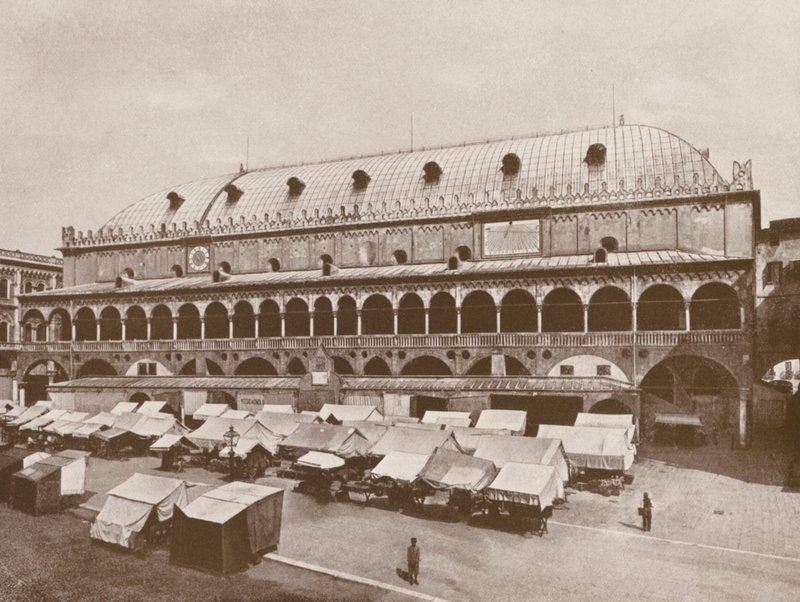 Pádua, Palazzo Della Ragione (fotografia a preto e branco) de Italian Photographer