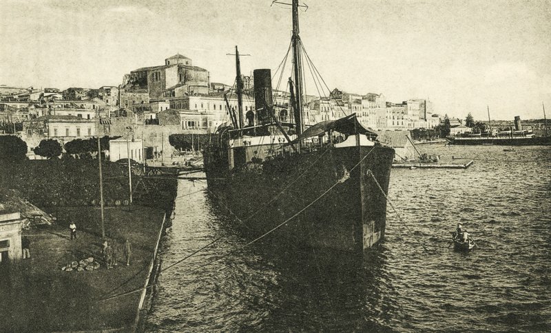 Panorama do porto (fotografia a preto e branco) de Italian Photographer