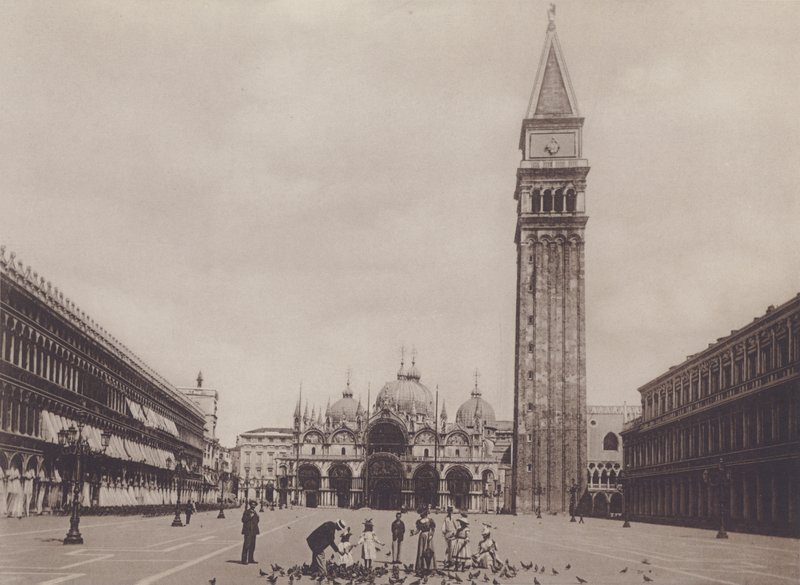 Praça de St. Mark (foto a p/b) de Italian Photographer