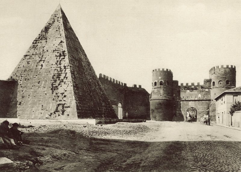 Pirâmide de Caio Cestio de Italian Photographer