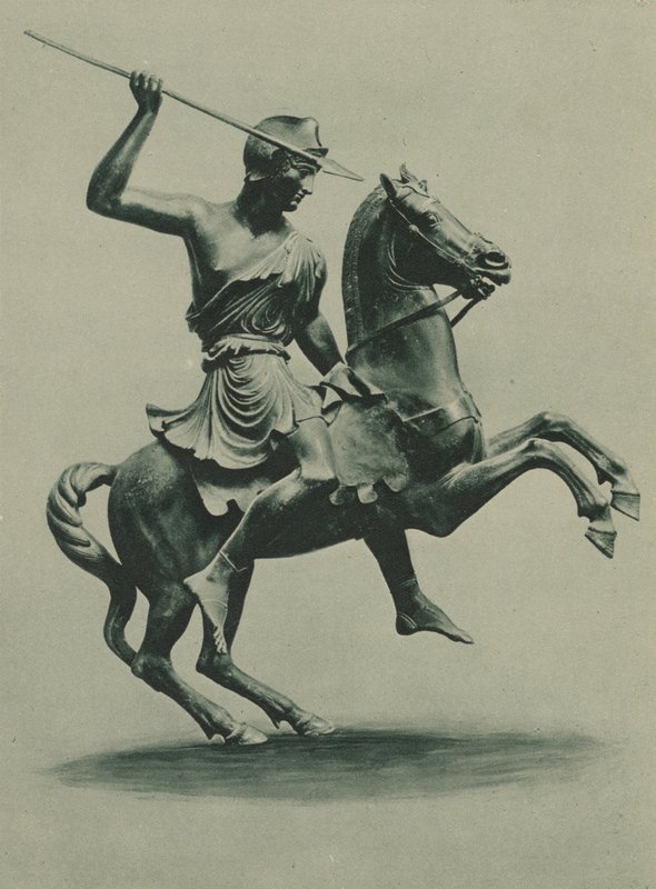 Estátua romana de uma amazona a cavalo encontrada em Herculano (fotografia a preto e branco) de Italian Photographer