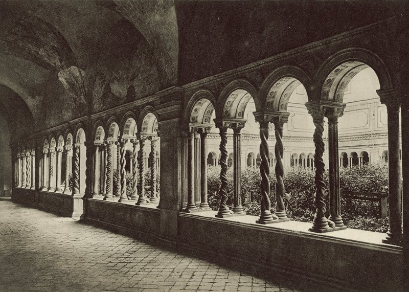 Basílica de S Pauls, o claustro de Italian Photographer