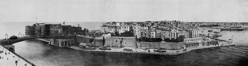 Taranto, Panorama (foto a p/b) de Italian Photographer