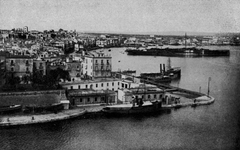 Taranto, Panorama Cidade Velha (foto a p/b) de Italian Photographer