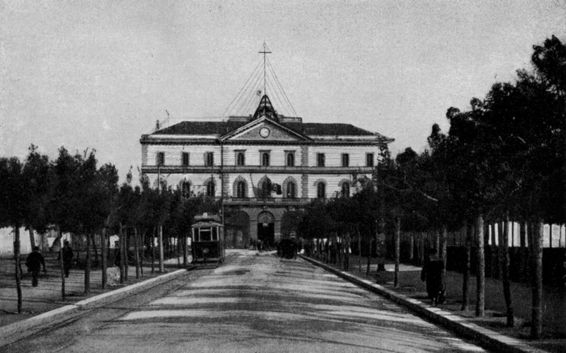 Taranto, Viale R Arsenale Marittimo (foto a p/b) de Italian Photographer