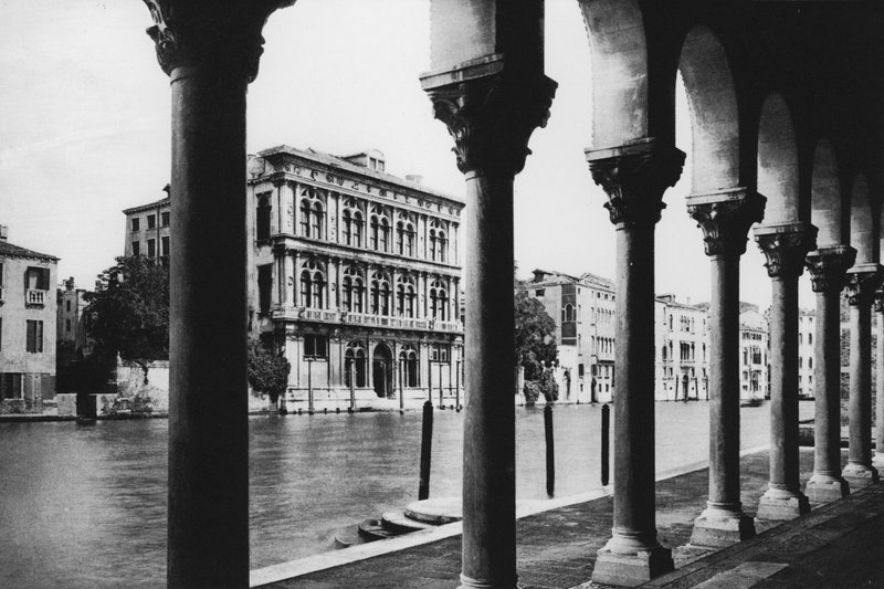 Veneza, Grand Canal, Palazzo Vendramin (foto a p/b) de Italian Photographer