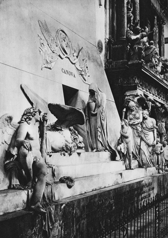 Veneza, Monumento ao Canova (foto a p/b) de Italian Photographer