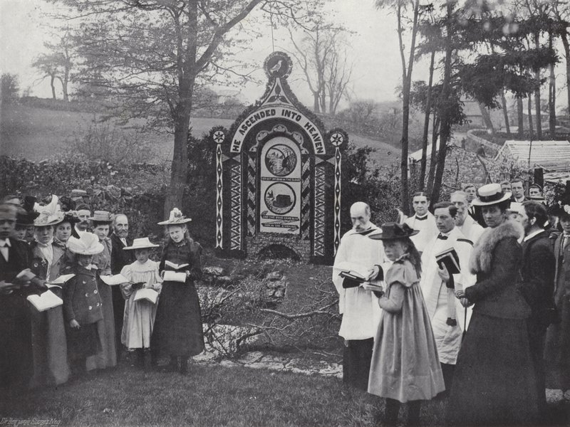 Tissington Well Dressing, lendo Salmos no Poço do Caixão de J. Benjamin Stone
