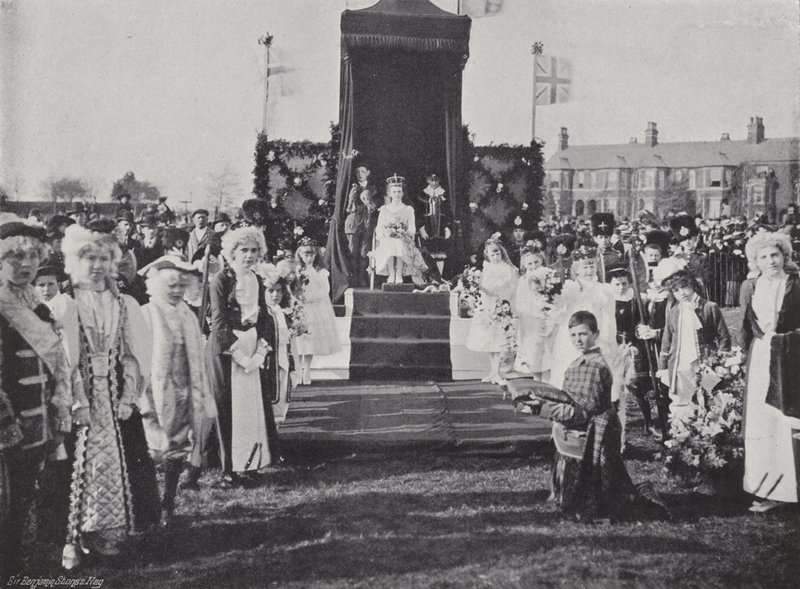 Knutsford May Day Festival, coroando a rainha de J. Benjamin Stone