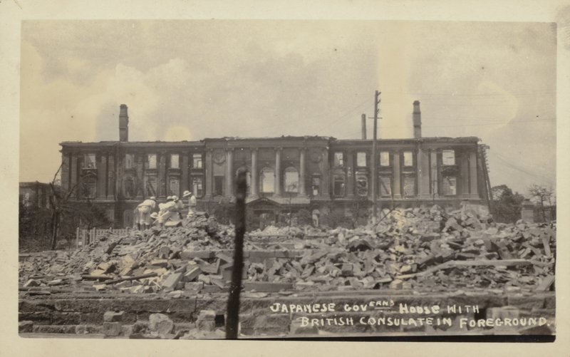 Rescaldo do Grande Terremoto de Kanto, Japão, 1923 de Japanese Photographer