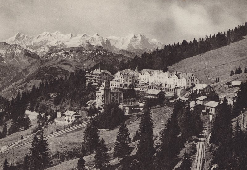 Grand Hotel, Rigi Kaltbad, Situado no caminho-de-ferro Vitznau Rigi Kulm cogwheel (foto a p/b) de Jean Gaberell