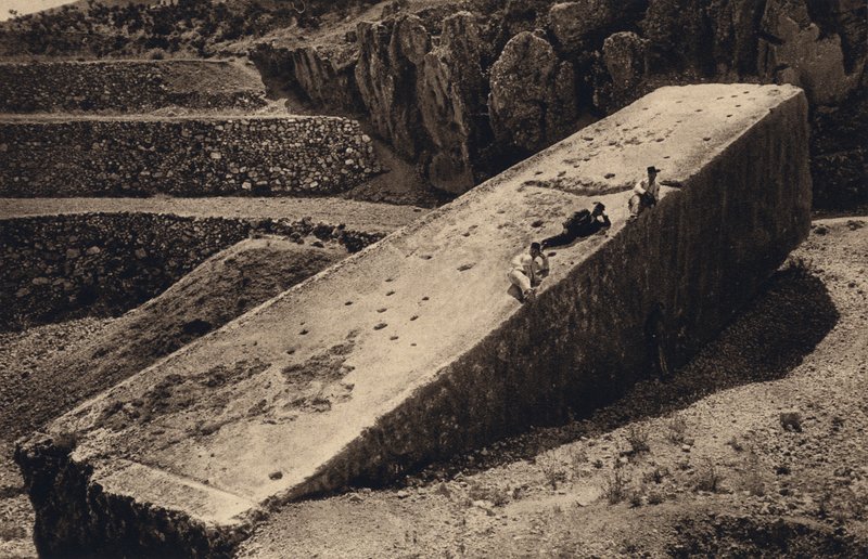 Baalbek, A Grande Pedra (foto a p/b) de Karl Grober