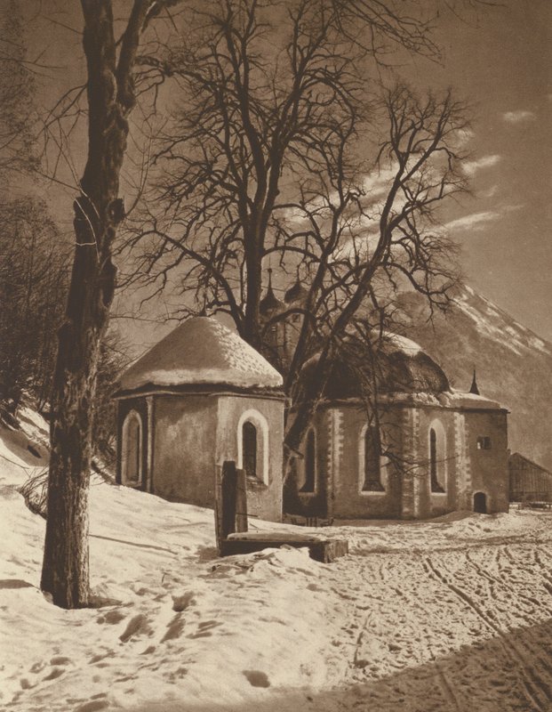 Die Lorettokapelle bei Oberstdorf; A Capela de Loretto perto de Oberstdorf (foto a p/b) de Kurt Hielscher