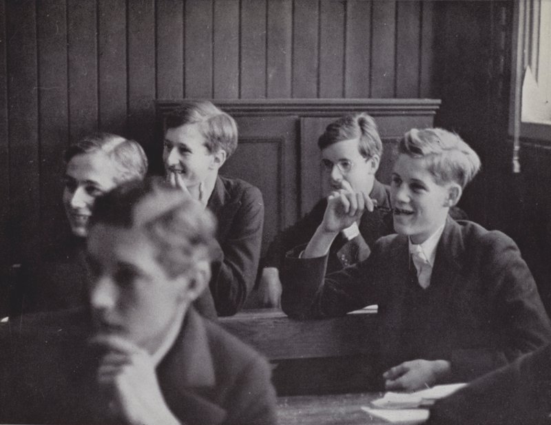 O lado mais leve da aprendizagem, uma divisão em Novas Escolas, Eton (foto a p/b) de Laszlo Moholy Nagy