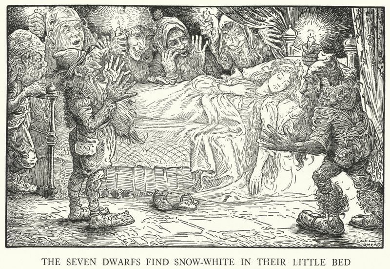 Os Sete Anões encontram a Branca de Neve na sua pequena cama (litho) de Louis John Rhead