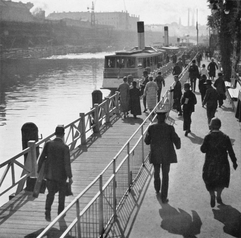 Berlim: Na Ponte Jannowitz; Ponte Jannowitz (foto a p/b) de Mario Bucovich