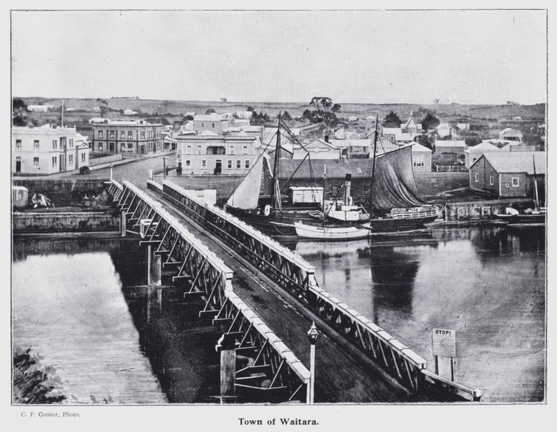 New Plymouth, Nova Zelândia: Cidade de Waitara (foto a p/b) de New Zealand Photographer