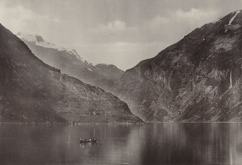 No Geirangerfjord (foto a p/b) de Norwegian Photographer