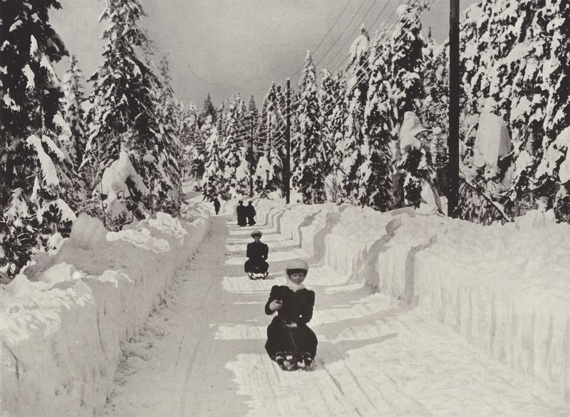 Esporte de Inverno perto de Kristiania de Norwegian Photographer